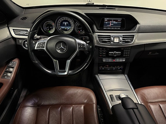 Mercedes-Benz E220 14 of 27