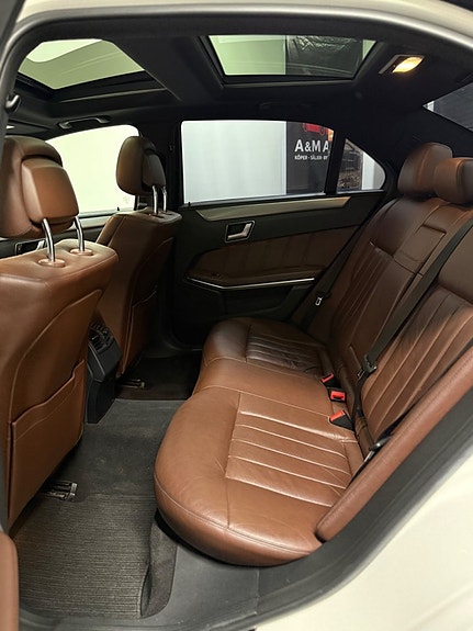 Mercedes-Benz E220 26 of 27