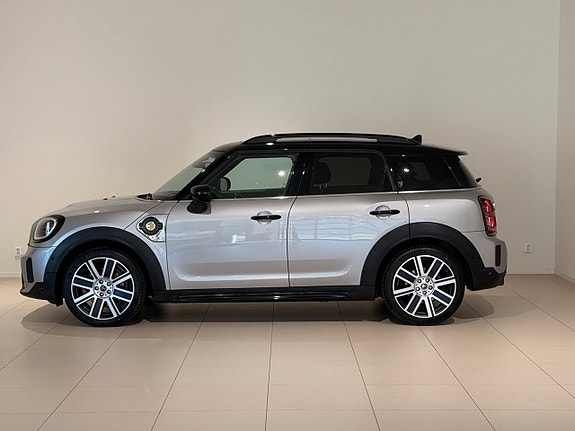 MINI Countryman Cooper SE 2 of 14