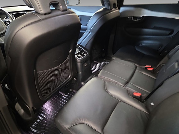 Volvo XC90 9 of 11