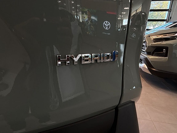 Toyota RAV4 16 of 28
