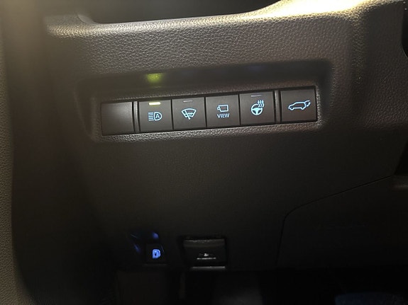 Toyota RAV4 25 of 28