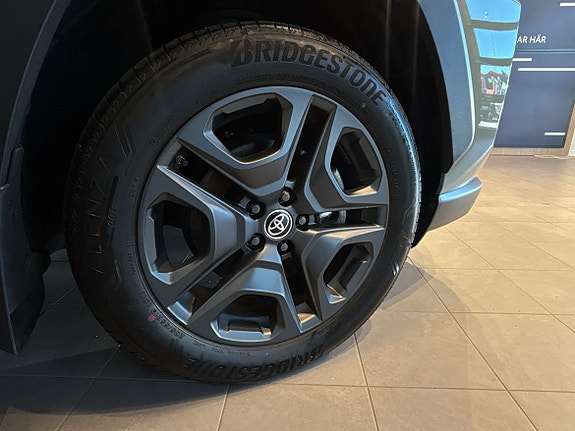 Toyota RAV4 13 of 28