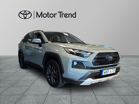 Toyota RAV4 7 of 28