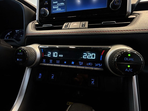 Toyota RAV4 18 of 28