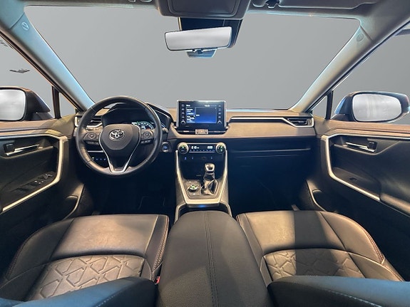 Toyota RAV4 10 of 28
