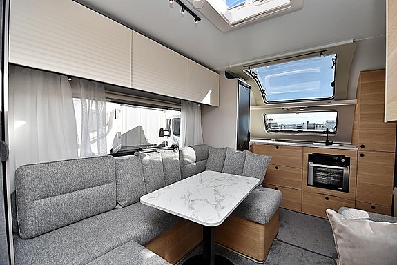 Adria 613 HT Adora, Långbäddar 16 of 27