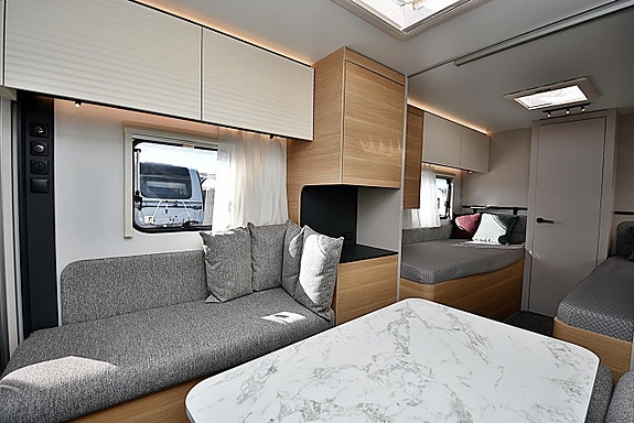 Adria 613 HT Adora, Långbäddar 9 of 27