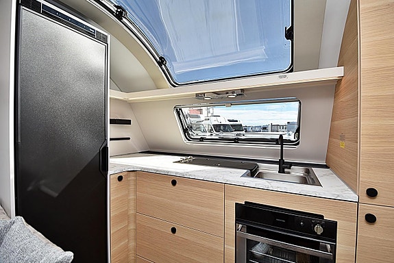 Adria 613 HT Adora, Långbäddar 19 of 27
