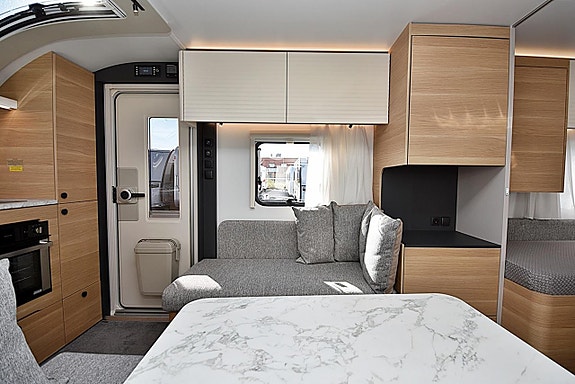 Adria 613 HT Adora, Långbäddar 10 of 27