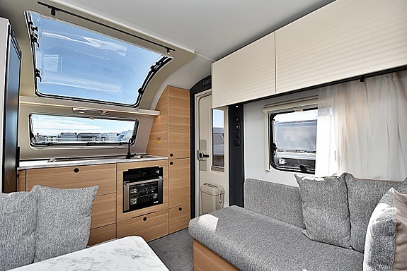 Adria 613 HT Adora, Långbäddar 18 of 27