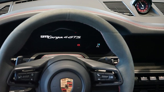 Porsche 911 Targa 4 GTS 7 of 11