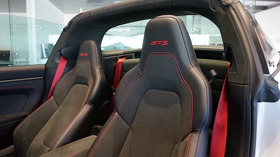 Porsche 911 Targa 4 GTS 8 of 11