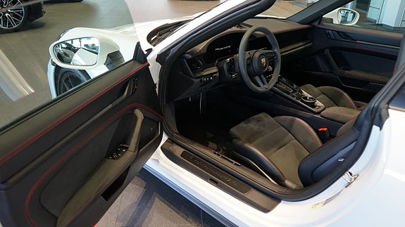 Porsche 911 Targa 4 GTS 5 of 11