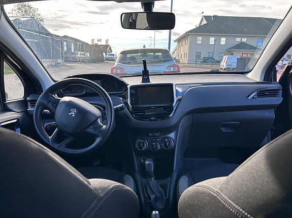 Peugeot 208 6 of 6