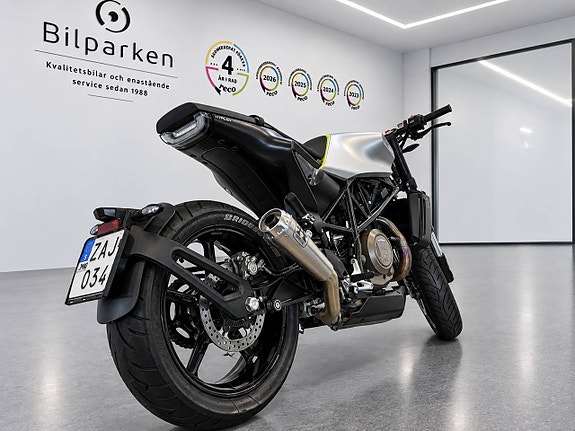 Husqvarna Vitpilen 701 Arrow slip-on 6 of 7