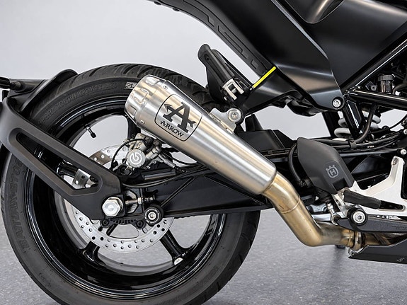 Husqvarna Vitpilen 701 Arrow slip-on 4 of 7