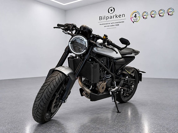 Husqvarna Vitpilen 701 Arrow slip-on 3 of 7