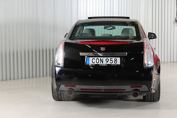 Cadillac CTS-V 13 of 21
