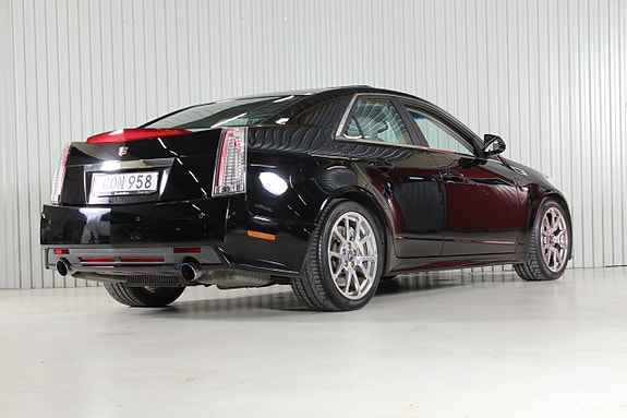 Cadillac CTS-V 11 of 21