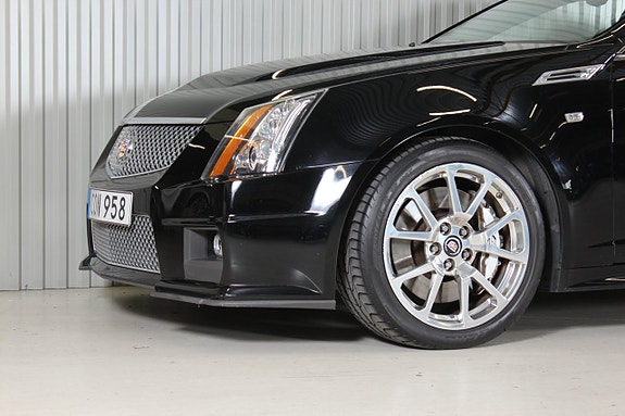 Cadillac CTS-V 2 of 21