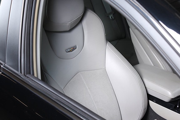 Cadillac CTS-V 15 of 21