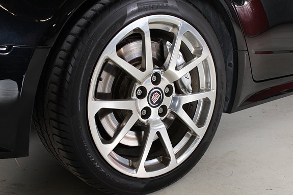 Cadillac CTS-V 9 of 21