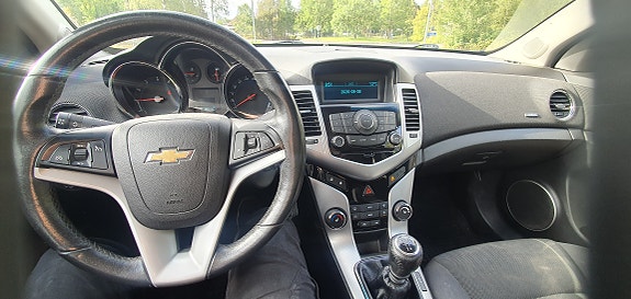 Chevrolet Cruze 6 of 10