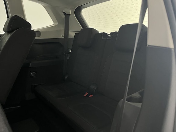 Volkswagen Tiguan Allspace 16 of 23