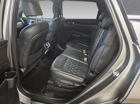 Kia Sorento 8 of 11