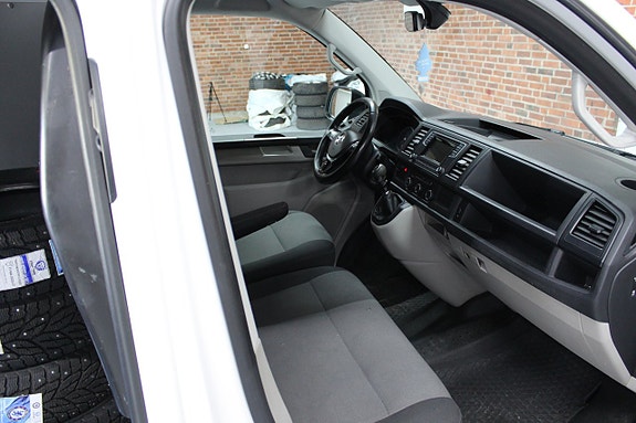 Volkswagen Transporter 11 of 12