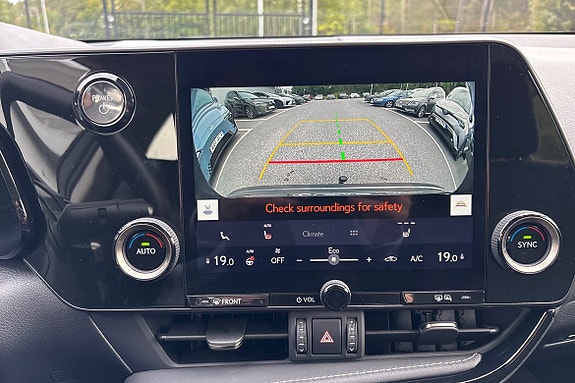 Lexus NX350h 13 of 22