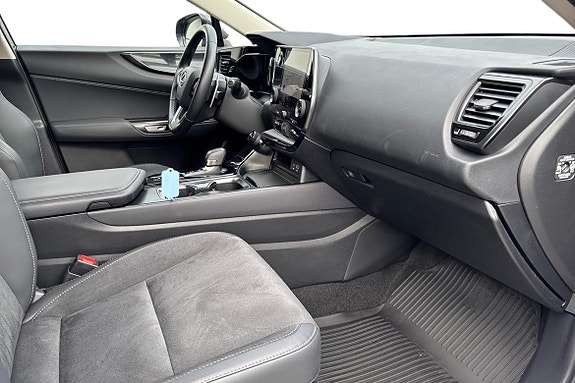 Lexus NX350h 6 of 22