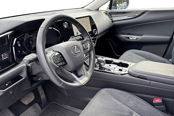 Lexus NX350h 12 of 22
