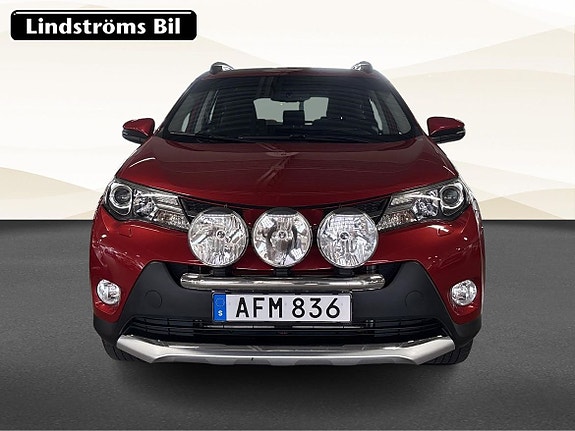 Toyota RAV4 8 of 18