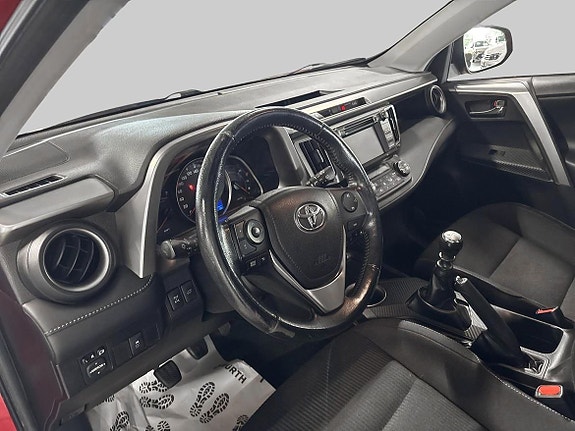 Toyota RAV4 13 of 18