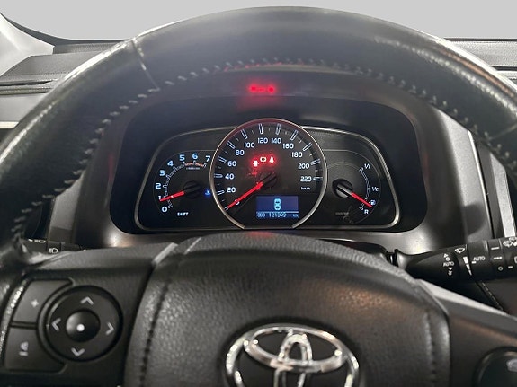 Toyota RAV4 14 of 18