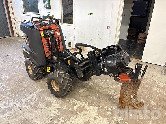 Redskapsbärare Ditch Witch R300 2 of 6
