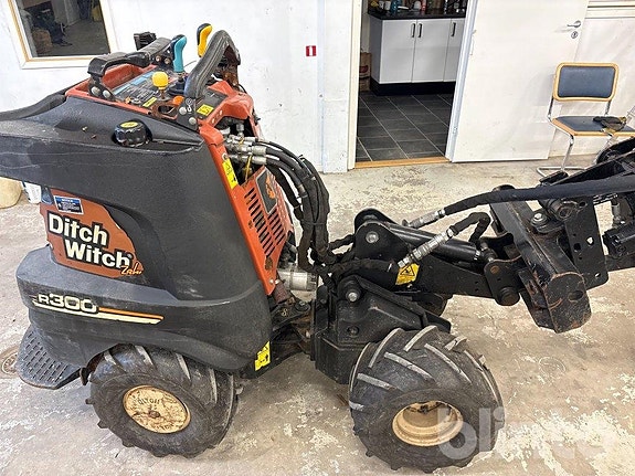 Redskapsbärare Ditch Witch R300 3 of 6