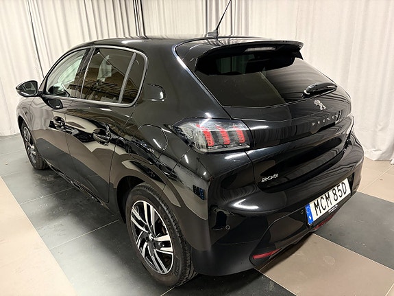 Peugeot 208 3 of 13