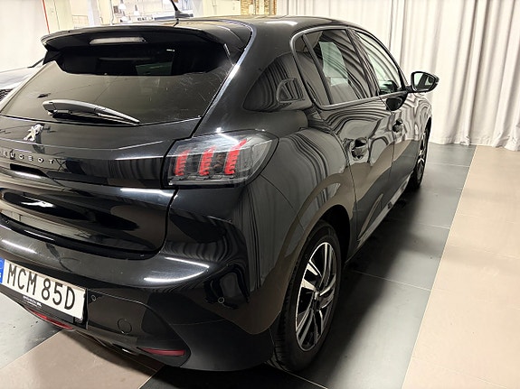 Peugeot 208 4 of 13
