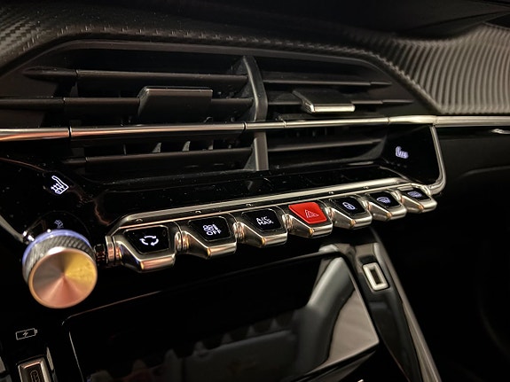 Peugeot 208 10 of 13