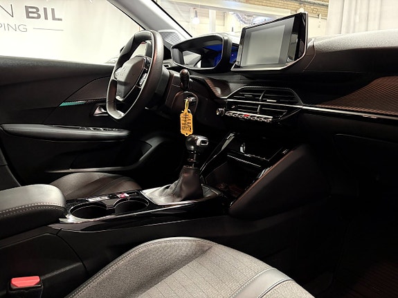Peugeot 208 9 of 13
