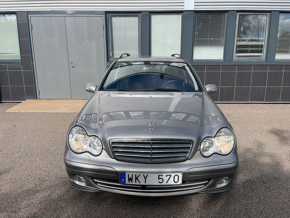 Mercedes-Benz CLC180 2 of 20