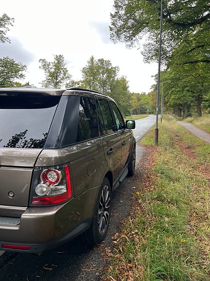 Land Rover Range Rover Sport 3 of 5