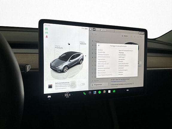 Tesla Model Y 17 of 30