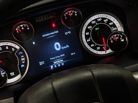 Dodge RAM 1500 25 of 30