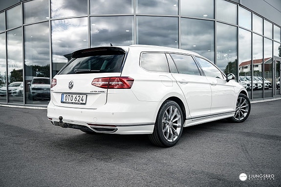 Volkswagen Passat 2 of 11