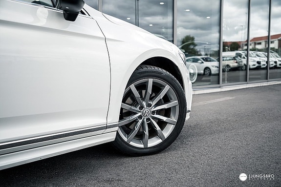Volkswagen Passat 11 of 11