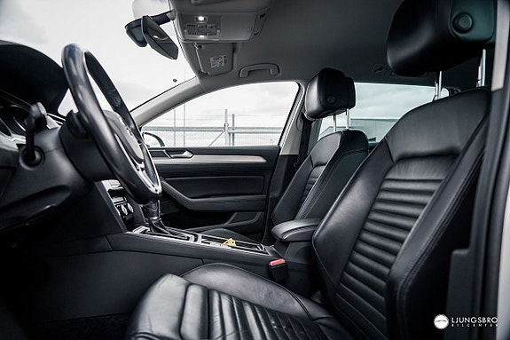 Volkswagen Passat 3 of 11